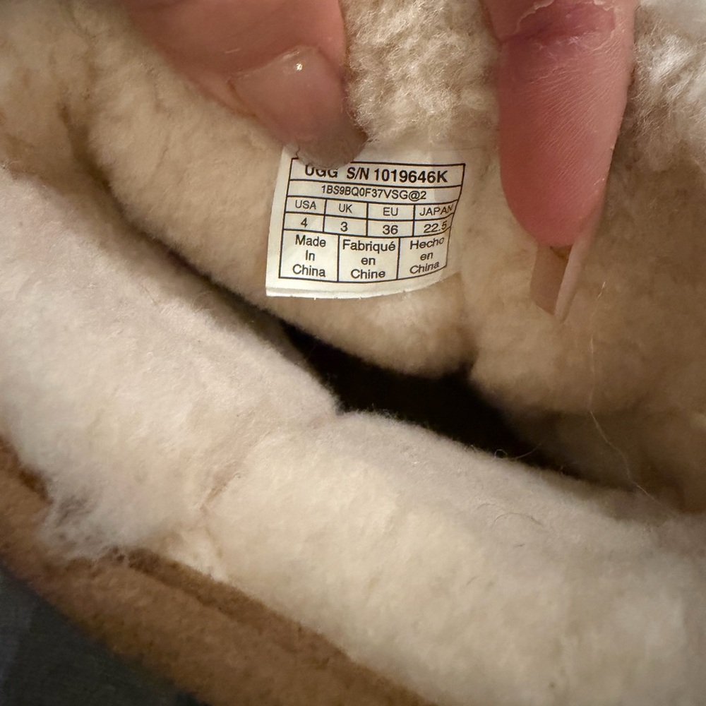 Girls Cozy Tan Shearling-Lined Boots - Picture 4 of 6